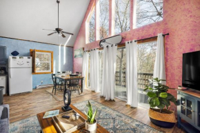 Quiet Loft Chalet near Bryce w Hot Tub & Fire Pit
